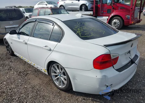 2006 BMW 325I z USA, uszkodzony, nr VIN WBAVB13516KX40423